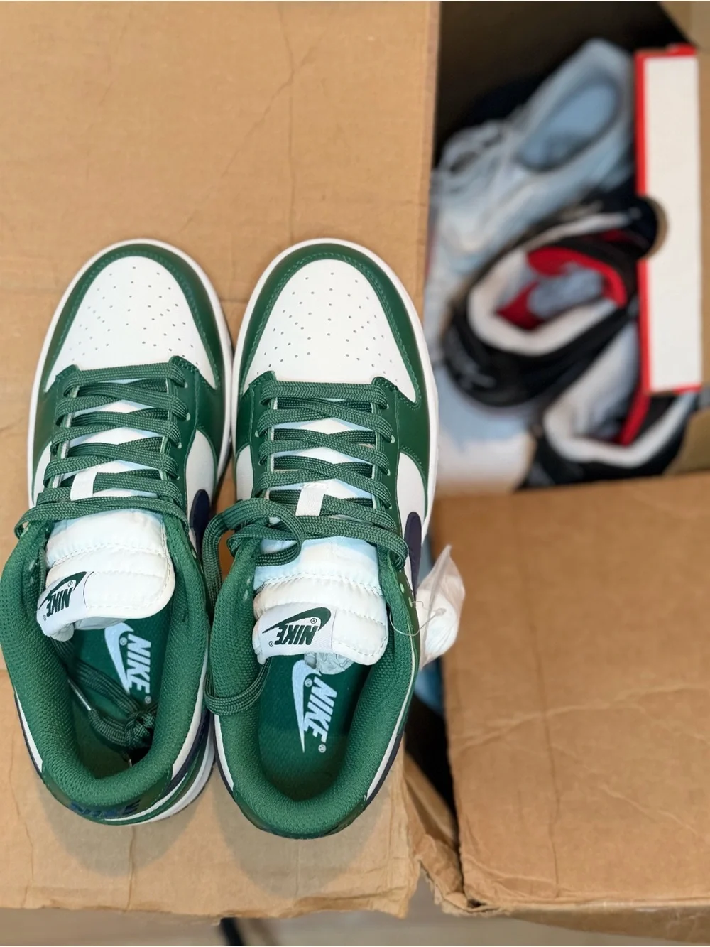Nike Kids Low-Top Sneakers in Green, White & Black
